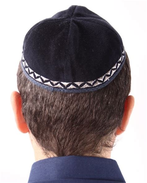 kippah jewish hat|Why Jewish Men Wear a Kippah, or Yarmulke .